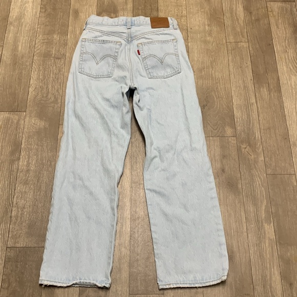 Womens Levi’s Ribcage Distressed Washed Straight Ankle Denim Jeans - Picture 2 of 11